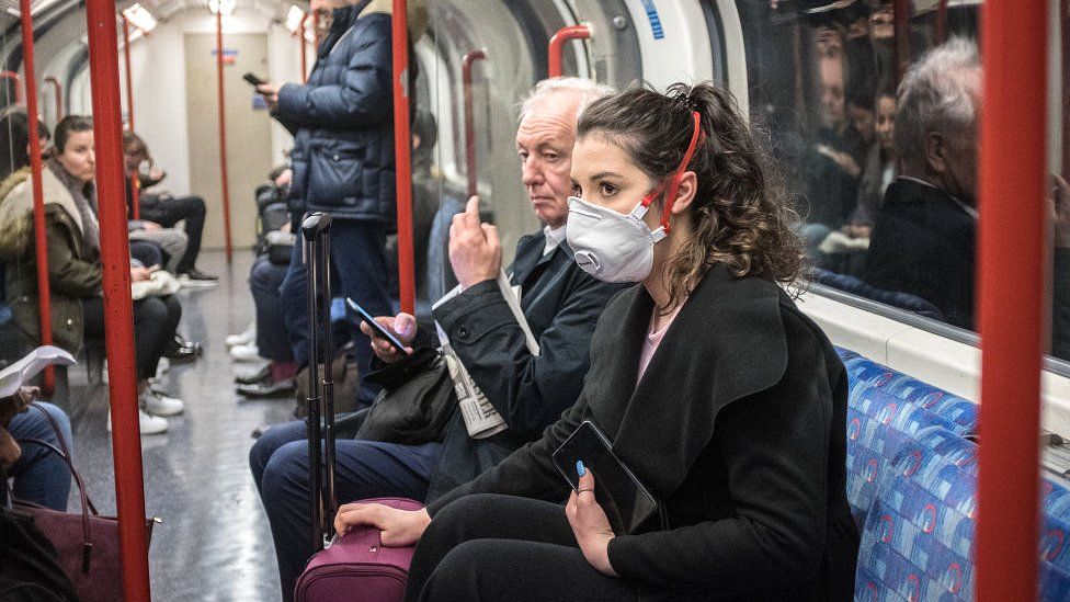 Fin de la mascarilla en el transporte público francés: entre el alivio y el miedo
