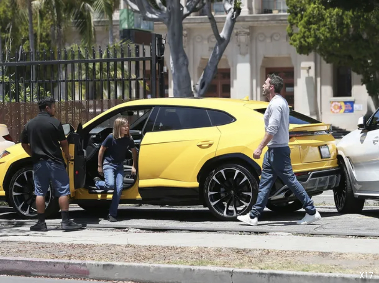 El hijo menor de Ben Affleck se choca con un Lamborghini